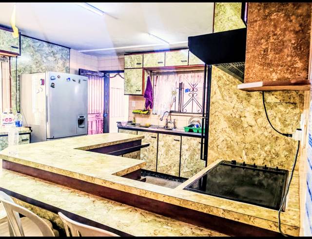 5 BEDROOM HOUSE FOR SALE IN SHALLCROSS